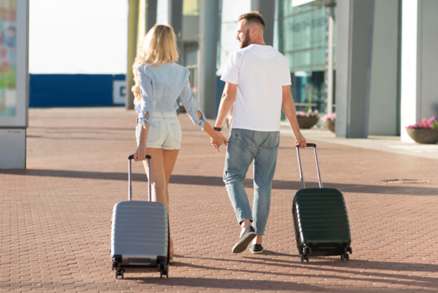 Flughafen Wien parken: Park & Fly mit Repark und Bahn